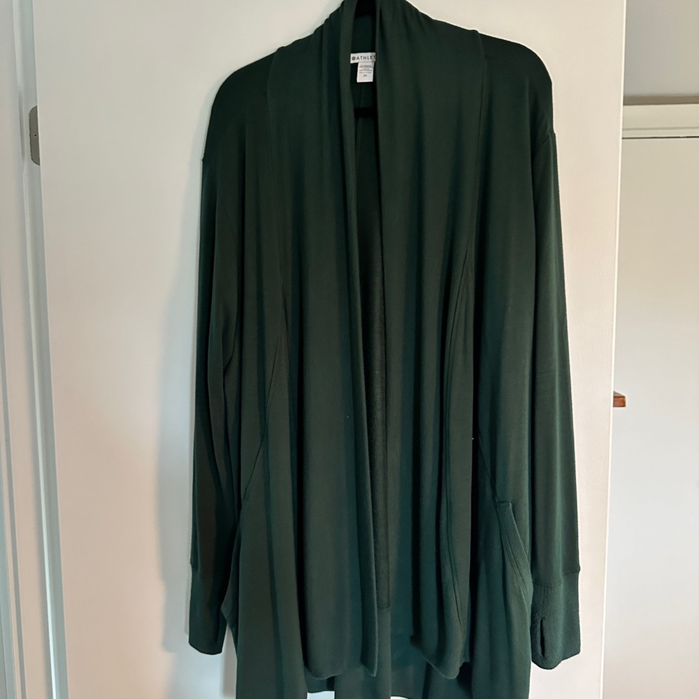 ATHLETA Pranayama Wrap Hunter Green Long Sleeve Pockets Thumb holes.